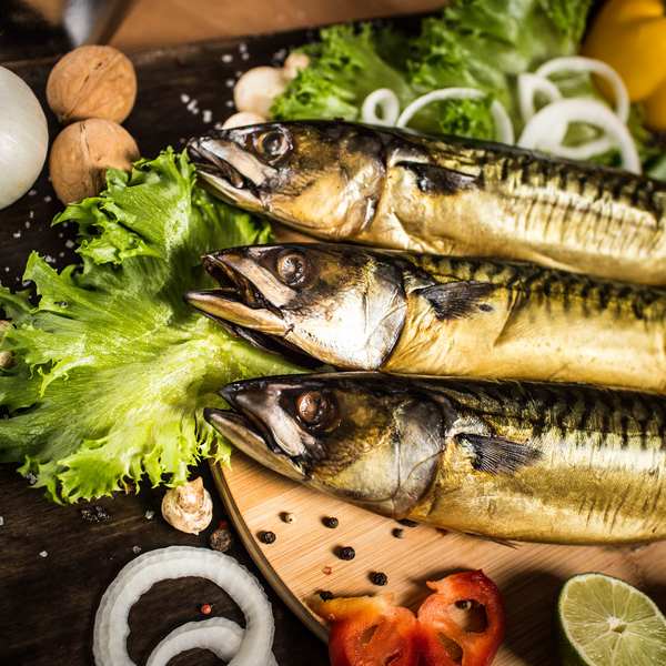 Скумбрия холодного копчения с головой 