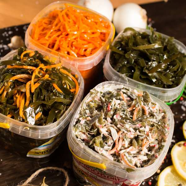Салат из морской капусты с луком "Сахалин"